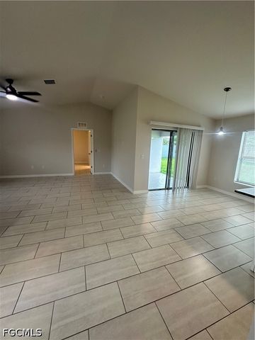 2828 SW 2nd LN, Cape Coral, FL 33991