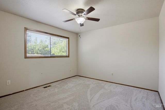 9102 W Donnybrook Ct, Boise, ID 83709