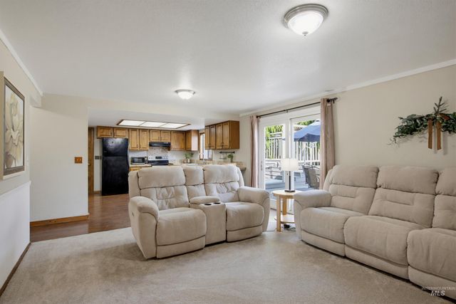 9102 W Donnybrook Ct, Boise, ID 83709