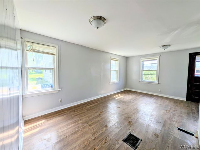 959 North Erie Avenue, North Tonawanda, NY 14120