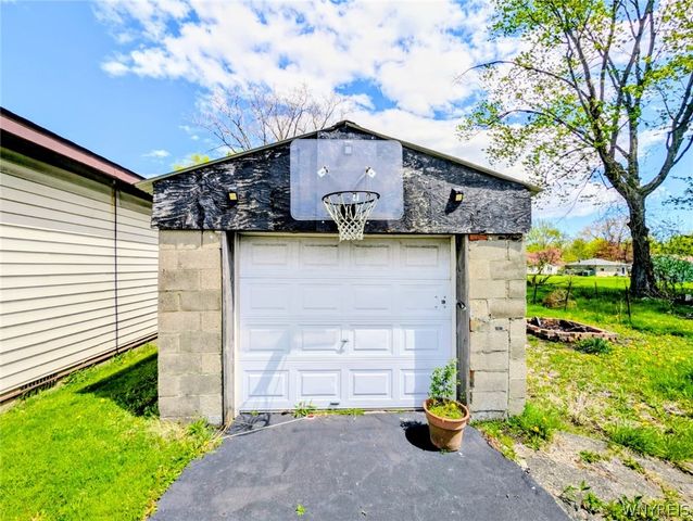 959 North Erie Avenue, North Tonawanda, NY 14120