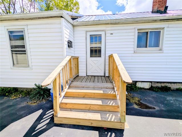 959 North Erie Avenue, North Tonawanda, NY 14120