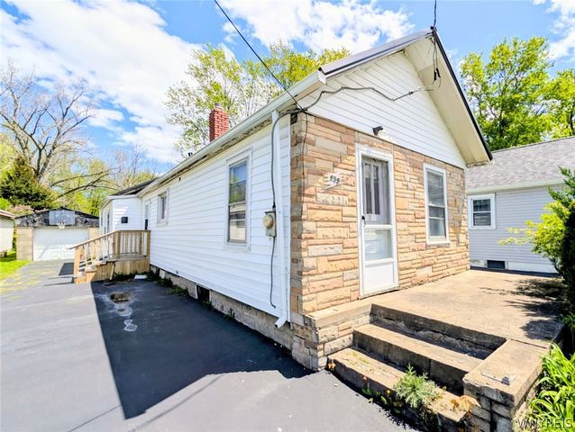 959 North Erie Avenue, North Tonawanda, NY 14120