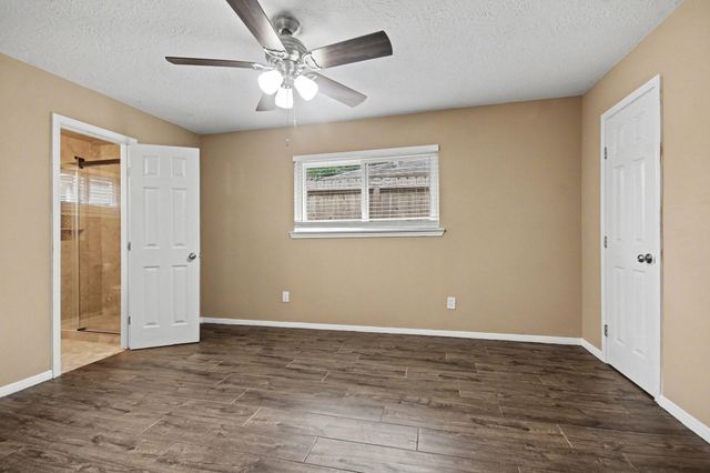 16807 David Glen Drive, Friendswood, TX 77546