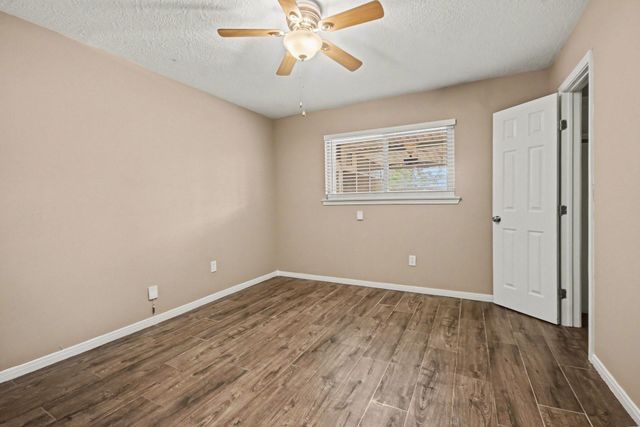 16807 David Glen Drive, Friendswood, TX 77546