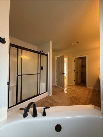 2363 Stonecrest, Fayetteville, AR 72703