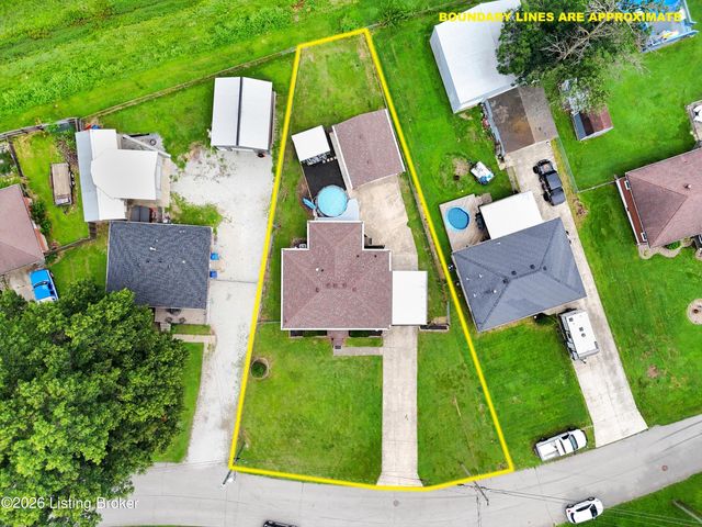 8915 Mapleview Dr, Louisville, KY 40258
