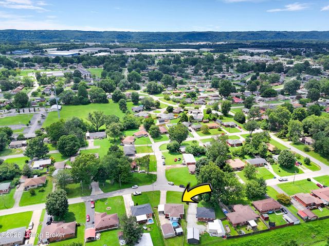 8915 Mapleview Dr, Louisville, KY 40258