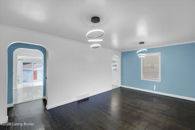 8915 Mapleview Dr, Louisville, KY 40258
