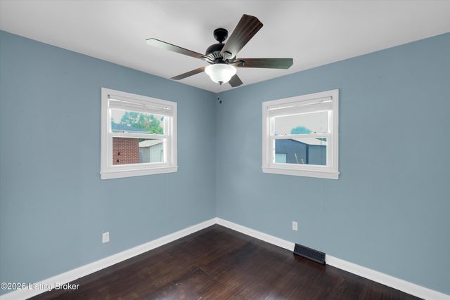 8915 Mapleview Dr, Louisville, KY 40258