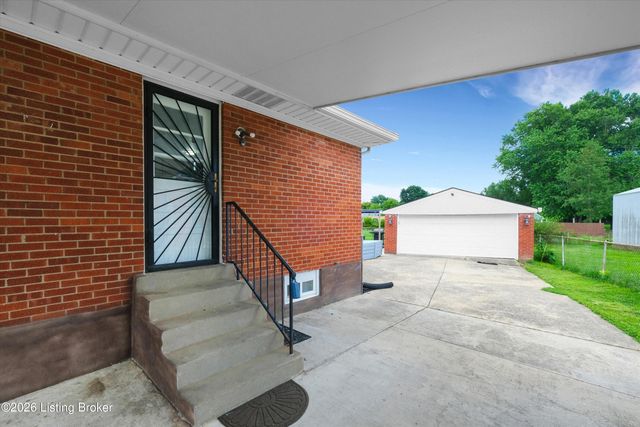 8915 Mapleview Dr, Louisville, KY 40258