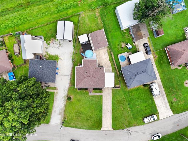 8915 Mapleview Dr, Louisville, KY 40258