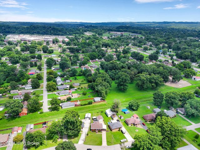 8915 Mapleview Dr, Louisville, KY 40258