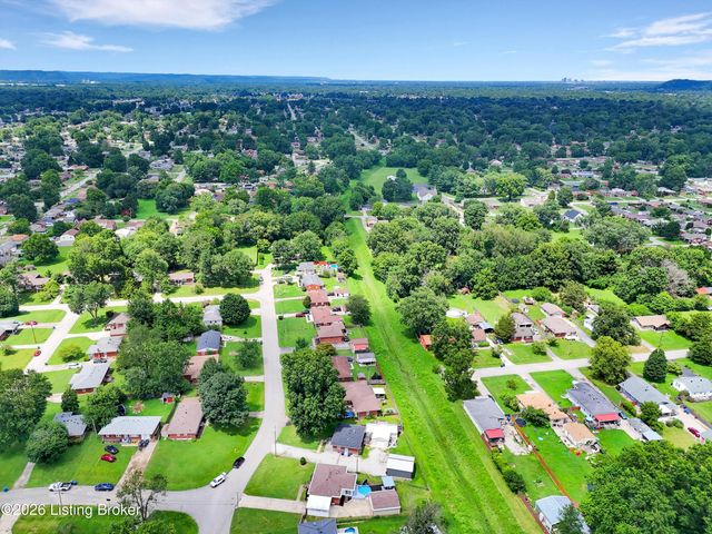 8915 Mapleview Dr, Louisville, KY 40258