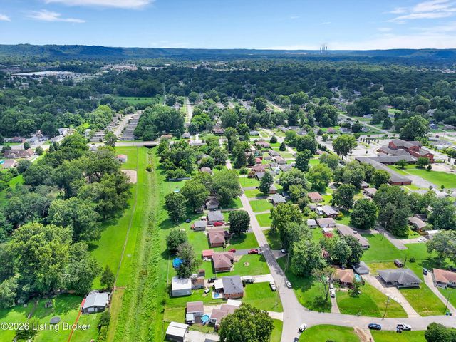 8915 Mapleview Dr, Louisville, KY 40258