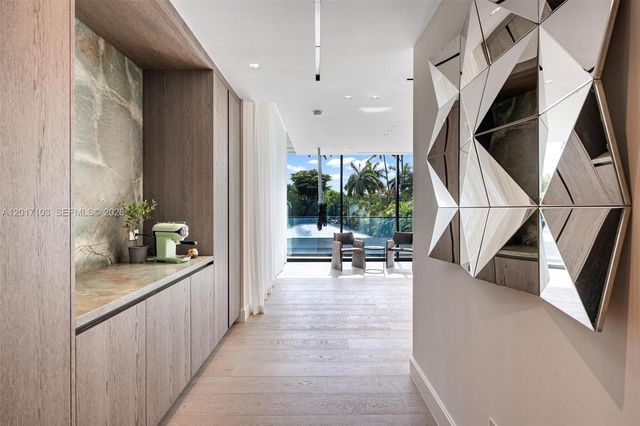 2520 Shelter Avenue, Miami Beach, FL 33140