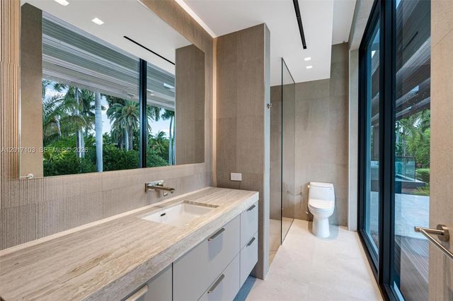 2520 Shelter Avenue, Miami Beach, FL 33140
