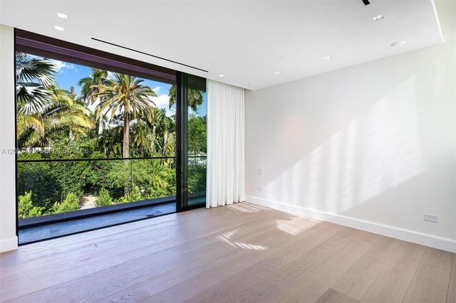 2520 Shelter Avenue, Miami Beach, FL 33140