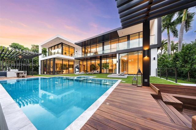 2520 Shelter Avenue, Miami Beach, FL 33140