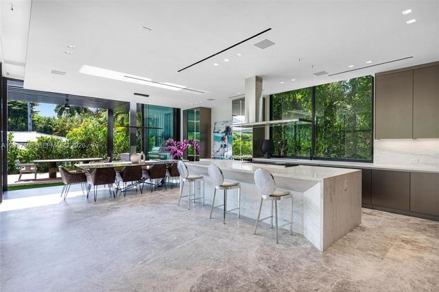 2520 Shelter Avenue, Miami Beach, FL 33140