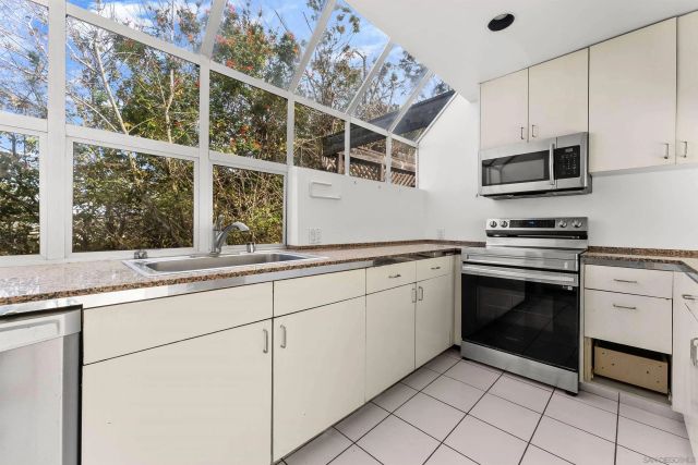 1550 Bluebird Ln, La Jolla, CA 92037