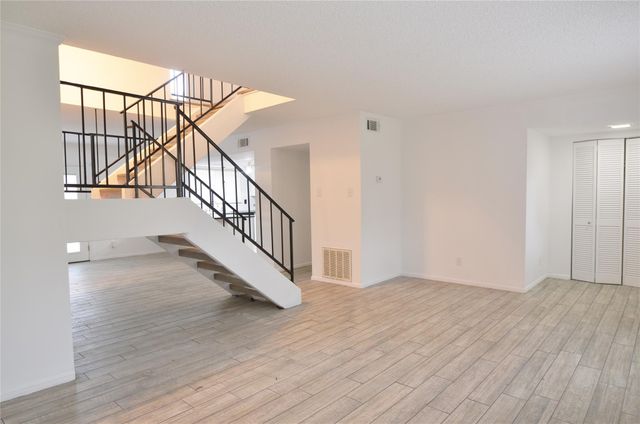 2372 Triway Lane 162, Houston, TX 77043