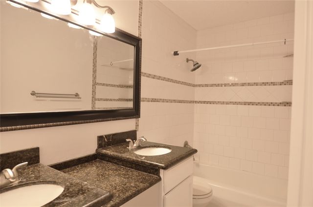 2372 Triway Lane 162, Houston, TX 77043