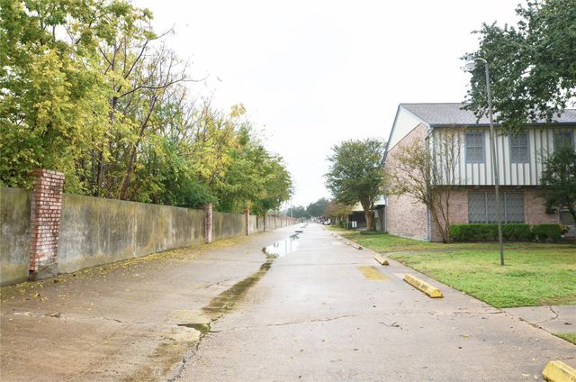 2372 Triway Lane 162, Houston, TX 77043