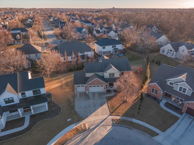 2703 Vrooman Court, Bloomington, IL 61704