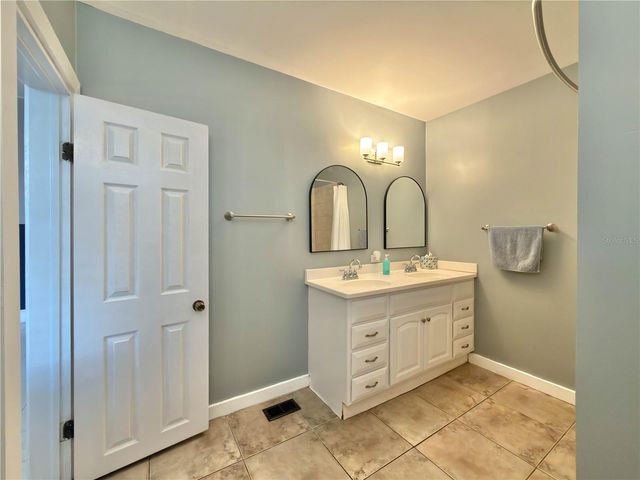 2312 E 10TH AVENUE, Tampa, FL 33605