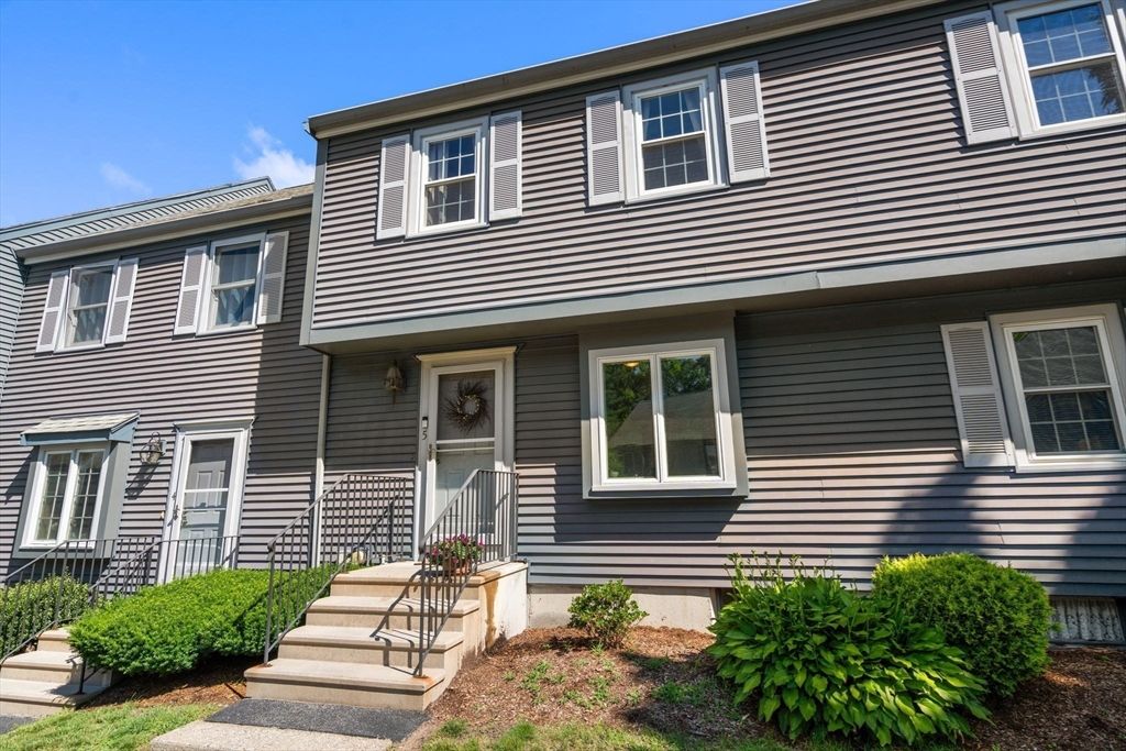 10 Oak Ridge Drive 5, Maynard, MA 01754