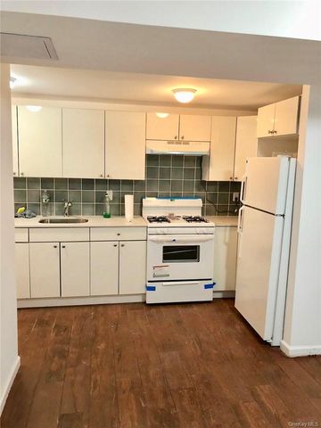 1823 Amethyst Street, Bronx, NY 10462