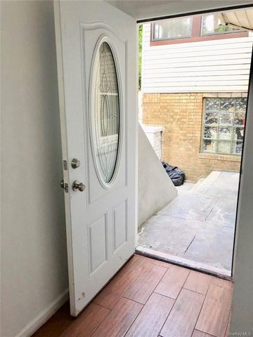 1823 Amethyst Street, Bronx, NY 10462