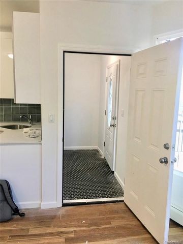 1823 Amethyst Street, Bronx, NY 10462