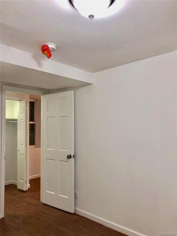 1823 Amethyst Street, Bronx, NY 10462