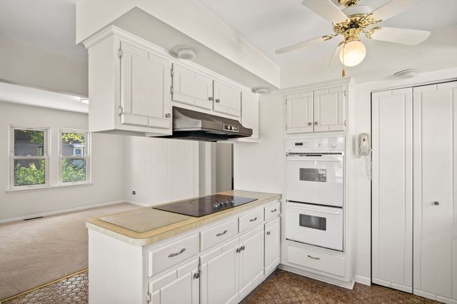 8434 W 50th Street, Mccook, IL 60525