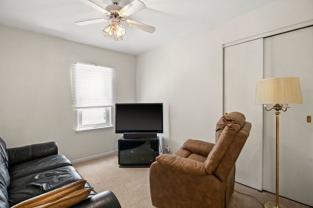 8434 W 50th Street, Mccook, IL 60525