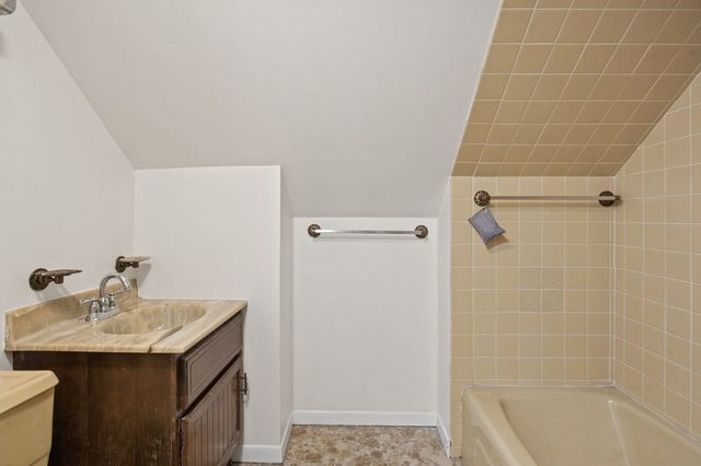 8434 W 50th Street, Mccook, IL 60525