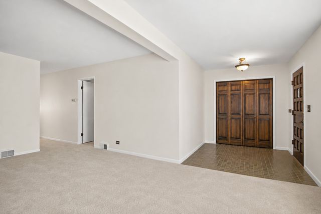 8434 W 50th Street, Mccook, IL 60525