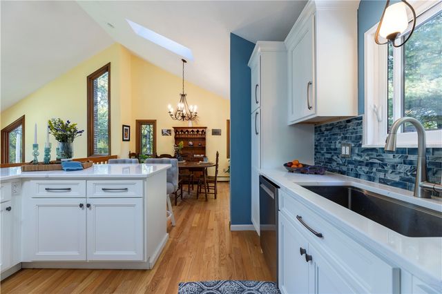 8 Robin Drive, North Kingstown, RI 02852