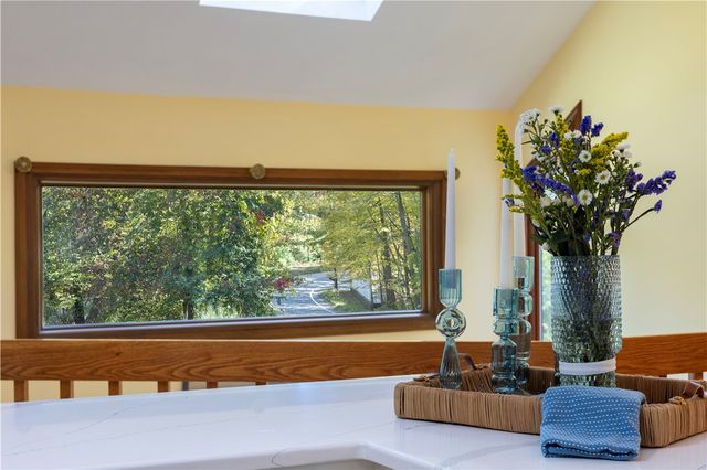 8 Robin Drive, North Kingstown, RI 02852