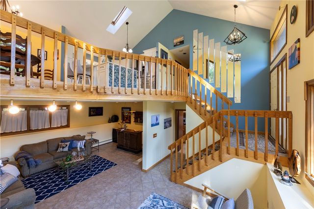 8 Robin Drive, North Kingstown, RI 02852