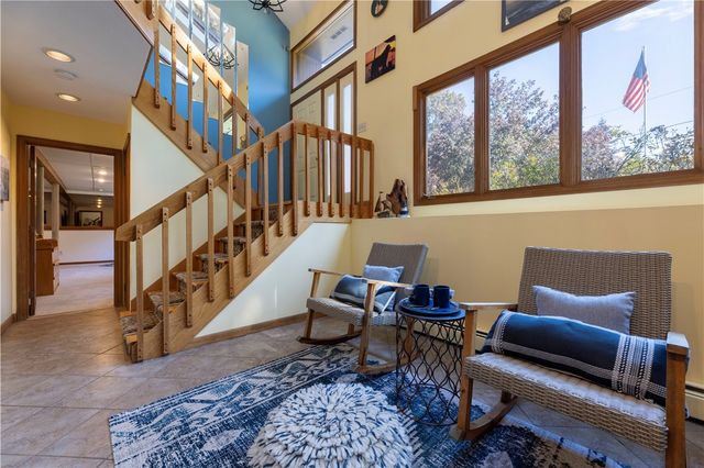 8 Robin Drive, North Kingstown, RI 02852