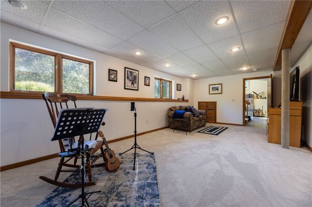 8 Robin Drive, North Kingstown, RI 02852