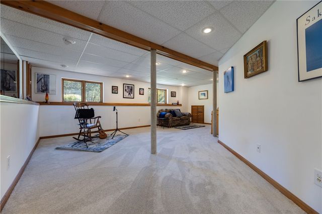 8 Robin Drive, North Kingstown, RI 02852