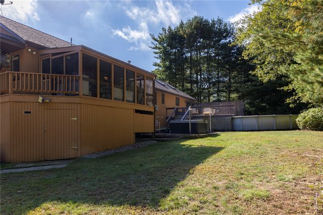 8 Robin Drive, North Kingstown, RI 02852