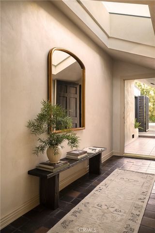 2890 Las Alturas Street, Los Angeles, CA 90068