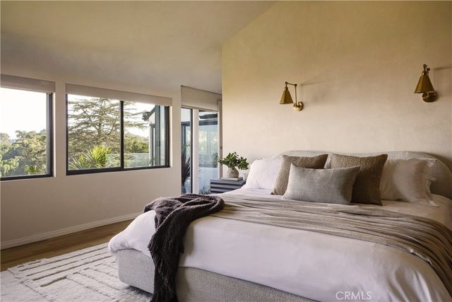 2890 Las Alturas Street, Los Angeles, CA 90068