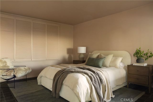 2890 Las Alturas Street, Los Angeles, CA 90068