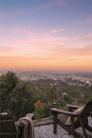 2890 Las Alturas Street, Los Angeles, CA 90068